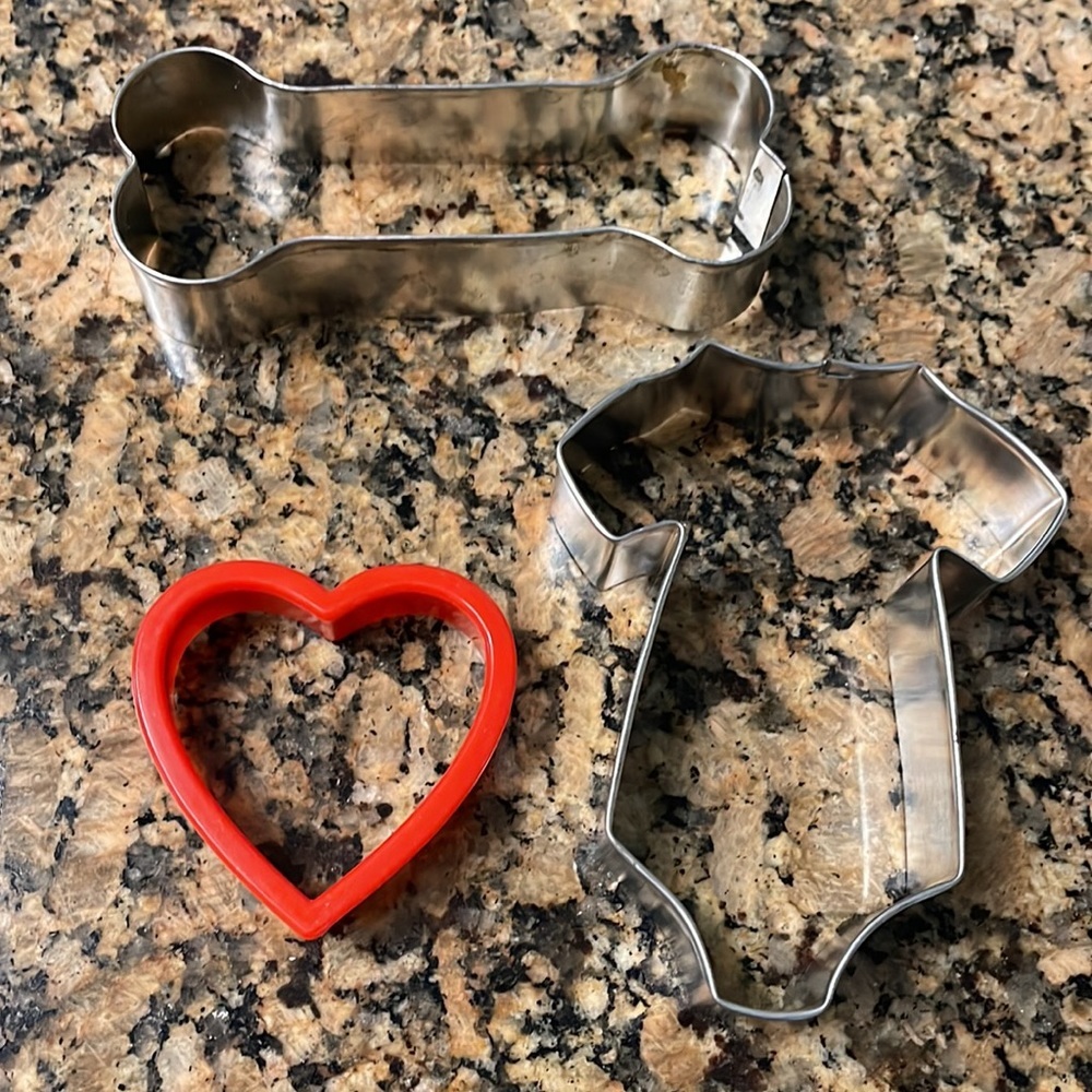 Cookie Cutters. ‎ Heart, Onsie, Dog Bone